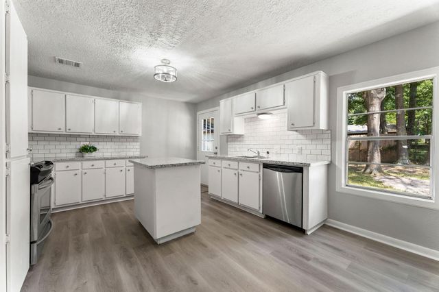 601 Dogwood Trail, Conroe, TX 77316