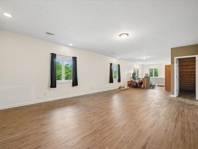 1055 Highway G76 Highway, Knoxville, IA 50138