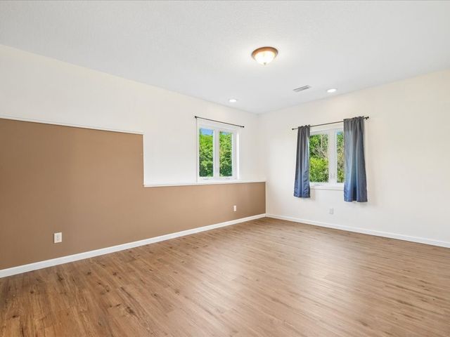 1055 Highway G76 Highway, Knoxville, IA 50138