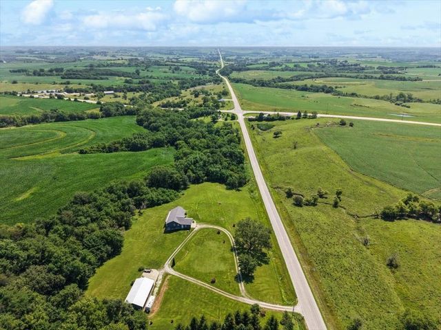 1055 Highway G76 Highway, Knoxville, IA 50138