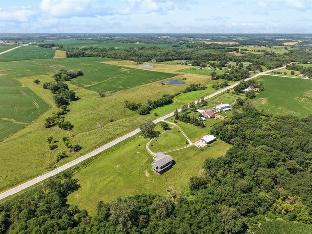 1055 Highway G76 Highway, Knoxville, IA 50138