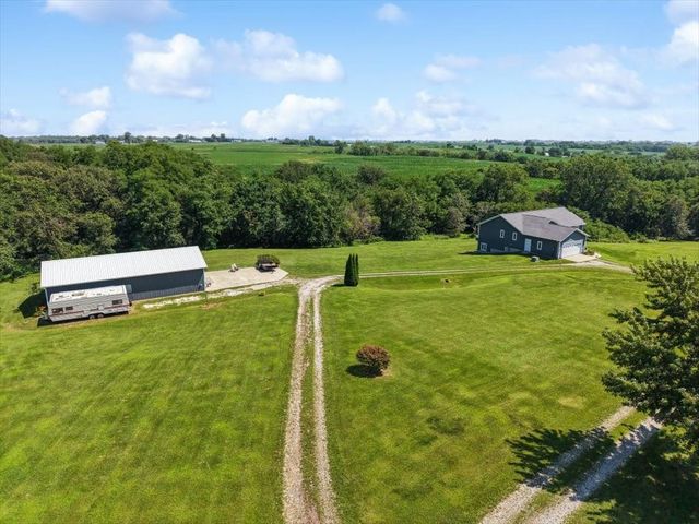 1055 Highway G76 Highway, Knoxville, IA 50138