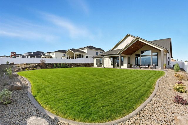 1305 S Manifold Rd, Spokane Valley, WA 99016