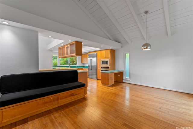 1112 Kaumoku Street, Honolulu, HI 96825