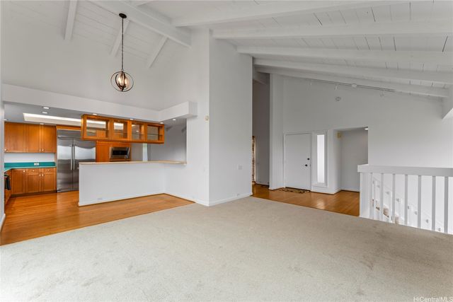 1112 Kaumoku Street, Honolulu, HI 96825