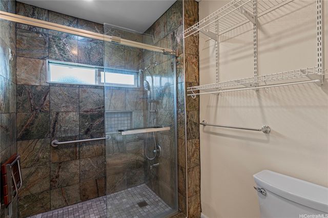 1112 Kaumoku Street, Honolulu, HI 96825