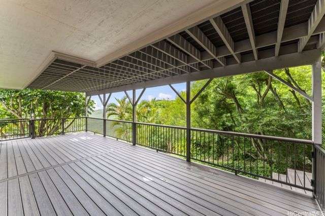 1112 Kaumoku Street, Honolulu, HI 96825