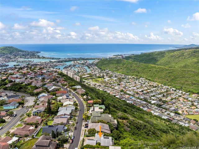 1112 Kaumoku Street, Honolulu, HI 96825
