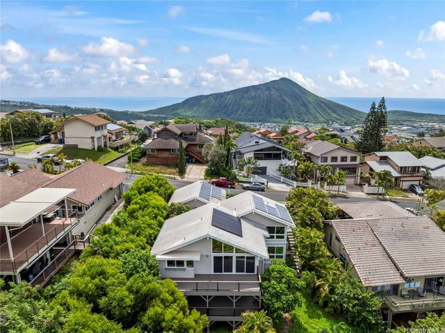 1112 Kaumoku Street, Honolulu, HI 96825
