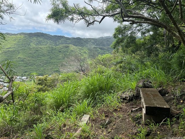 1112 Kaumoku Street, Honolulu, HI 96825