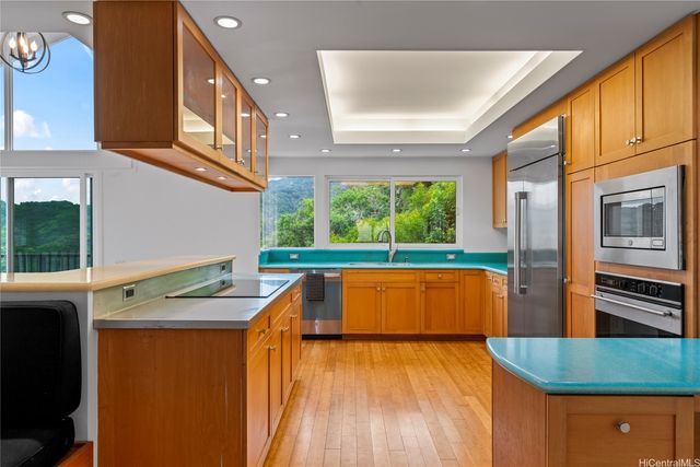 1112 Kaumoku Street, Honolulu, HI 96825