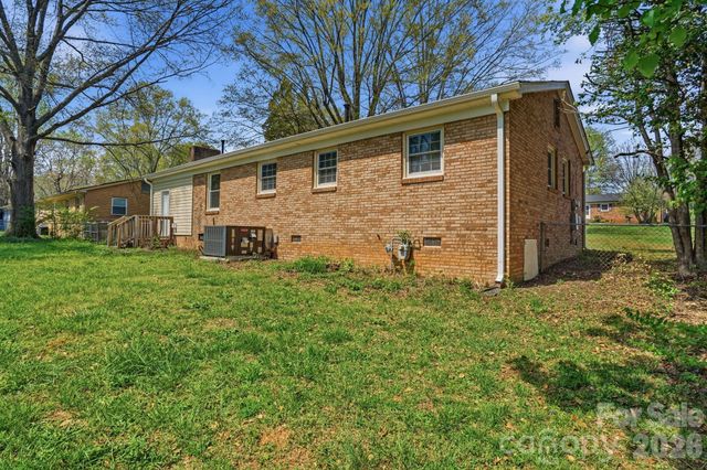 2323 Maplewood Drive, Gastonia, NC 28052