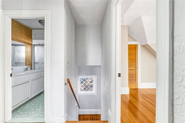 12 Lookout Avenue, North Providence, RI 02911