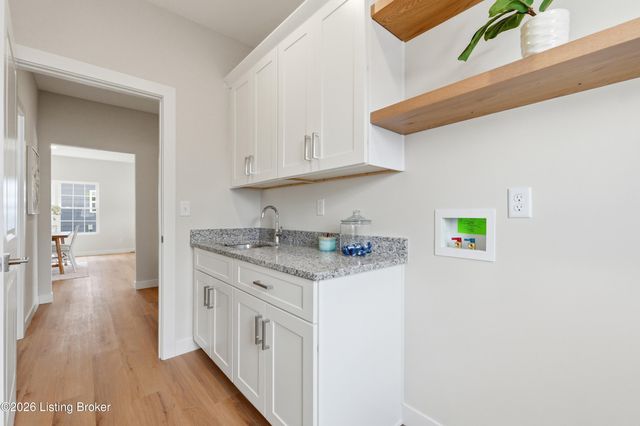 1148 Greens Dr, Simpsonville, KY 40067