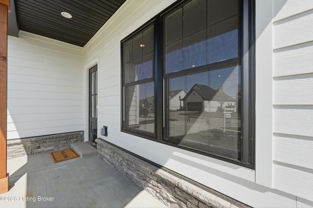 1148 Greens Dr, Simpsonville, KY 40067