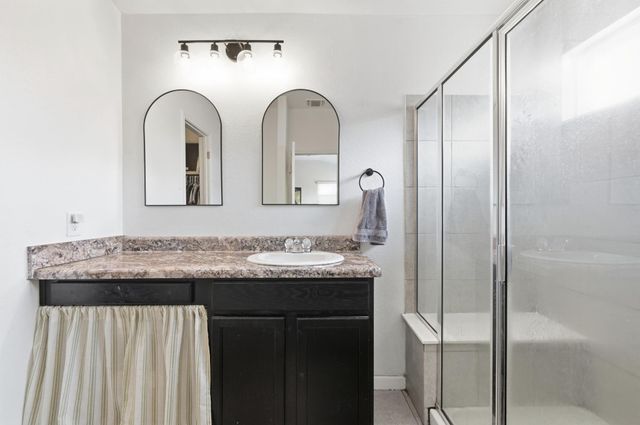1600 Wedgewood TRL, Lockhart, TX 78644