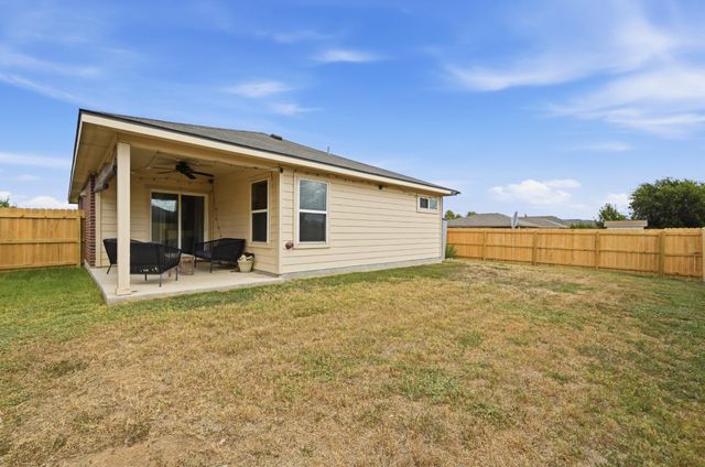 1600 Wedgewood TRL, Lockhart, TX 78644