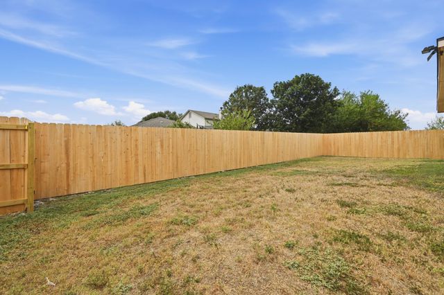1600 Wedgewood TRL, Lockhart, TX 78644