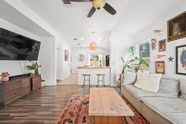 1600 Wedgewood TRL, Lockhart, TX 78644