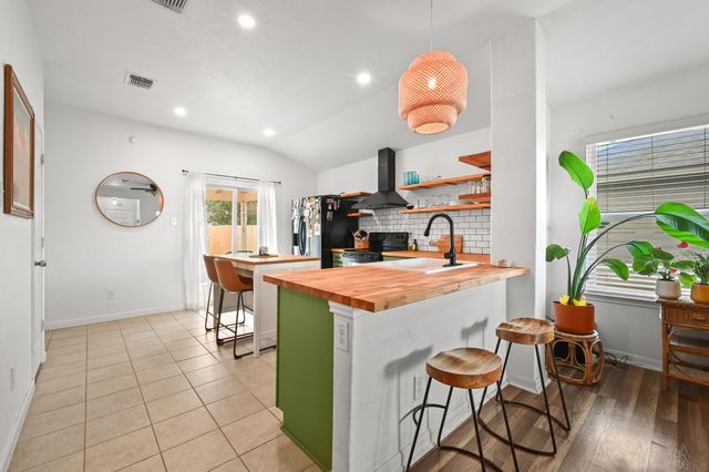 1600 Wedgewood TRL, Lockhart, TX 78644
