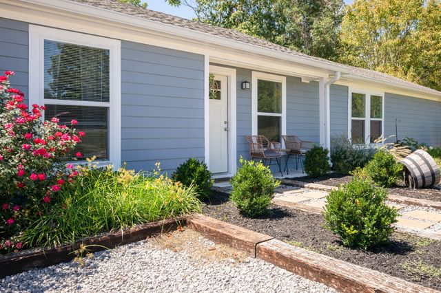 1010 Buckeye Rd, Ashland City, TN 37015