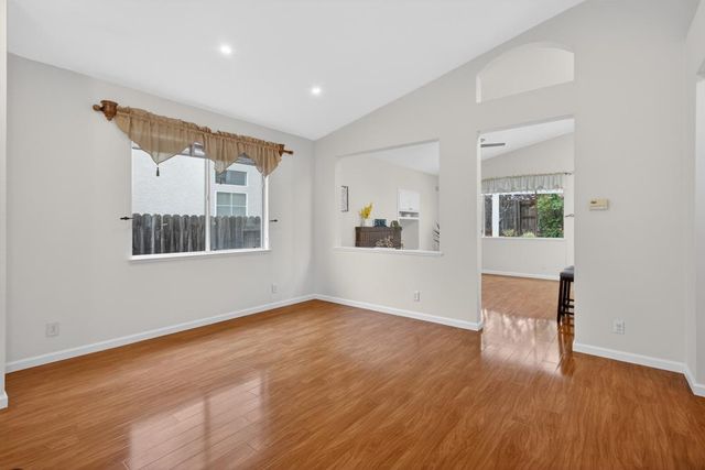 860 Rathbone Cir, Folsom, CA 95630