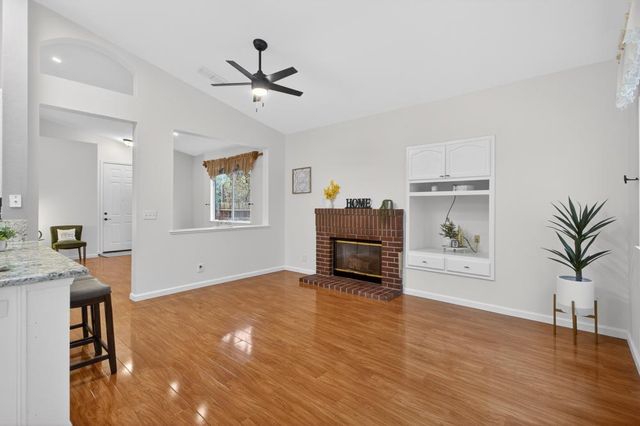 860 Rathbone Cir, Folsom, CA 95630