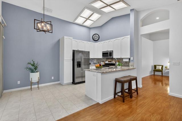 860 Rathbone Cir, Folsom, CA 95630