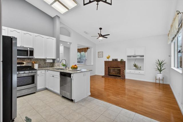 860 Rathbone Cir, Folsom, CA 95630