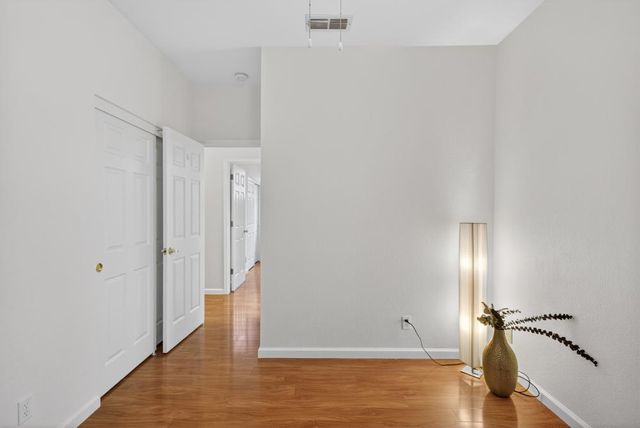 860 Rathbone Cir, Folsom, CA 95630