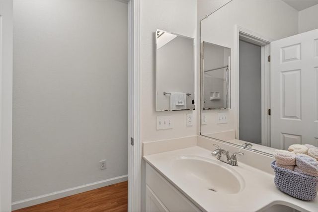 860 Rathbone Cir, Folsom, CA 95630