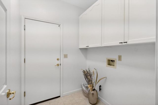 860 Rathbone Cir, Folsom, CA 95630