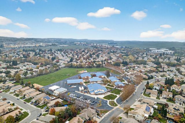 860 Rathbone Cir, Folsom, CA 95630