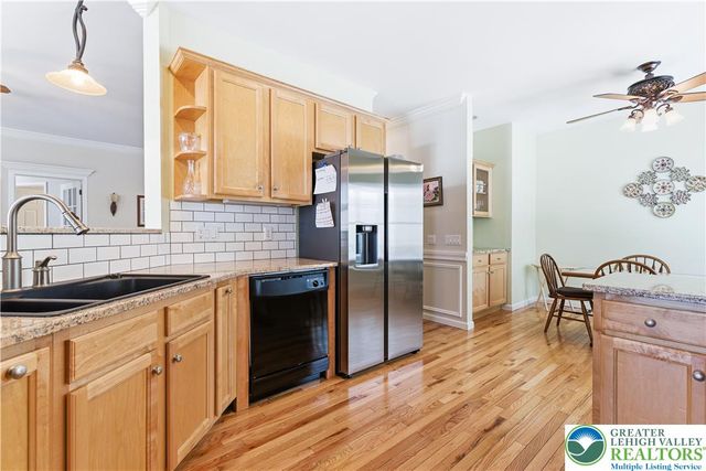 18 Devonshire Drive, Easton, PA 18045