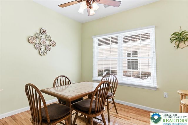 18 Devonshire Drive, Easton, PA 18045