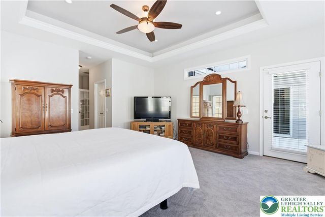 18 Devonshire Drive, Easton, PA 18045