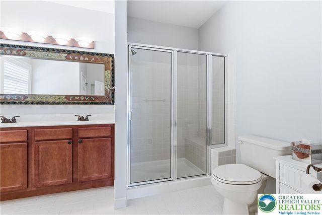 18 Devonshire Drive, Easton, PA 18045