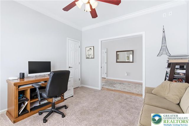 18 Devonshire Drive, Easton, PA 18045