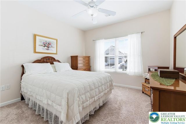 18 Devonshire Drive, Easton, PA 18045