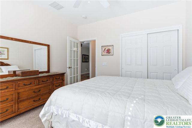 18 Devonshire Drive, Easton, PA 18045