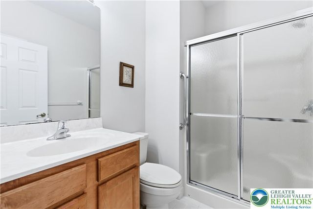 18 Devonshire Drive, Easton, PA 18045