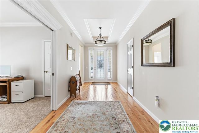 18 Devonshire Drive, Easton, PA 18045