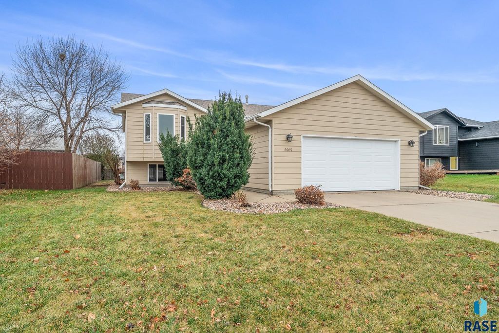 6605 W 67th St Street, Sioux Falls, SD 57106