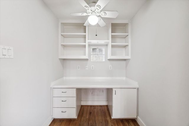 9710 Riddlewood Lane, Houston, TX 77025