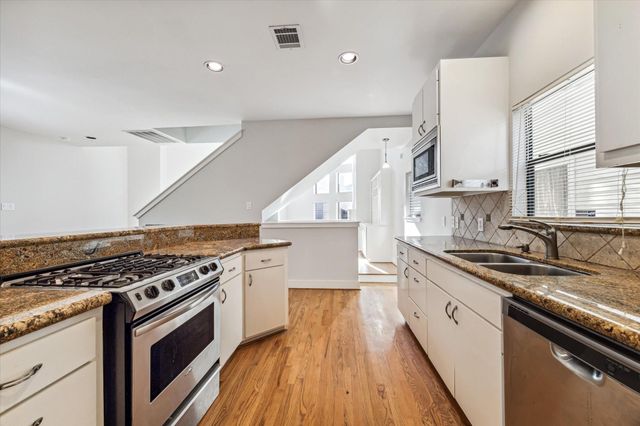 9710 Riddlewood Lane, Houston, TX 77025