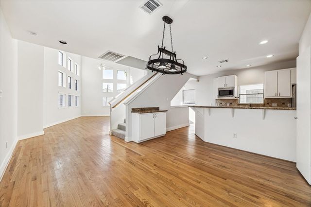 9710 Riddlewood Lane, Houston, TX 77025