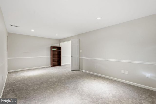 6739 ROCKLEDGE PL, Centreville, VA 20121