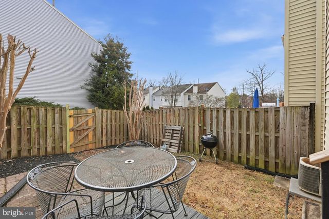 6739 ROCKLEDGE PL, Centreville, VA 20121