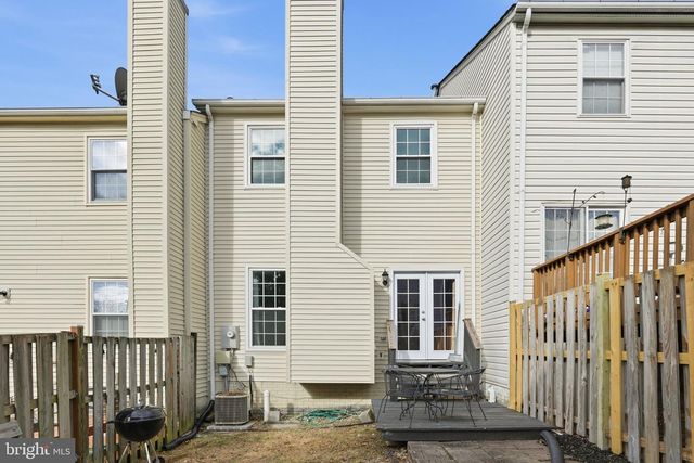 6739 ROCKLEDGE PL, Centreville, VA 20121
