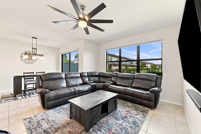 4480 W Appleton Cir W, Oakland Park, FL 33309